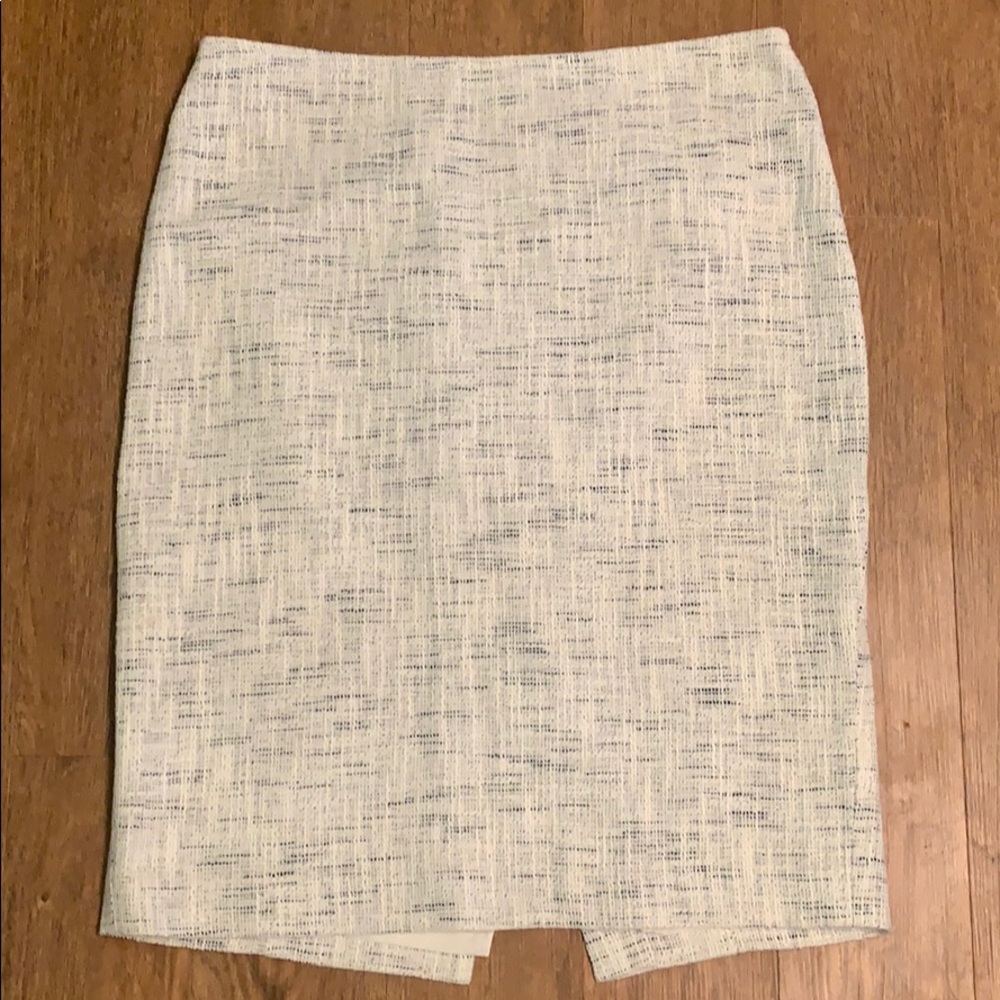 Anne Taylor Ivory And Blue Tweed Skirt Size 12